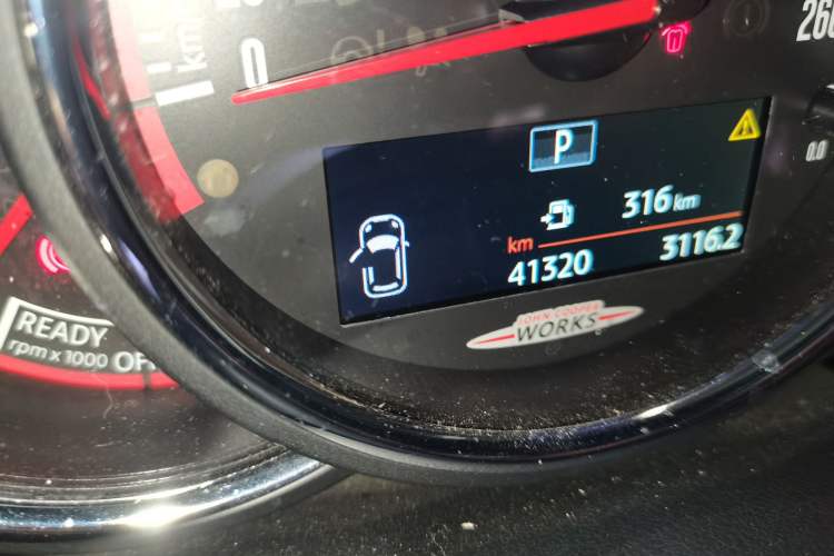 Used MINI JCW CLUBMAN 2018 2.0T JOHN COOPER WORKS ALL-IN Odometer Close Up