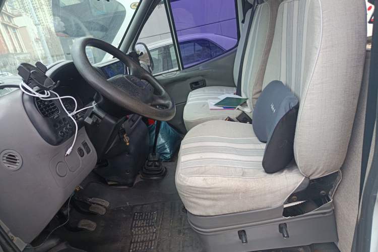 Used Ford Classic Transit 2015 2.8T Diesel Multi-Function Vehicle Short Wheelbase 6-Seater Mid-Roof Edition JX493ZLQ4