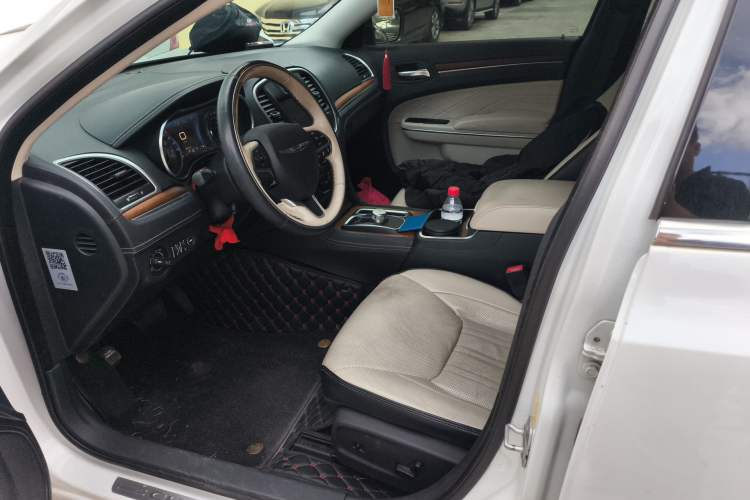 Used Chrysler 300C 2016 3.0L Supreme Edition
