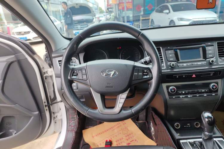 Used Hyundai Mistra 2014 1.8L Automatic Deluxe DLX Model Steering Wheel