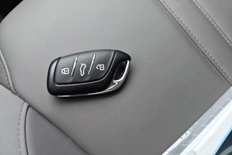 Used Roewe D6 2025 450 km Premium Edition
