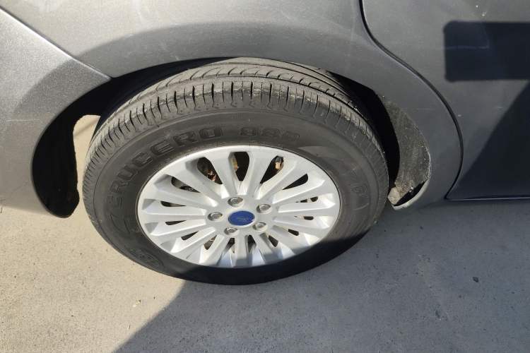 Used Ford Focus 2013 Sedan Classic 1.8L Automatic Fashion Edition