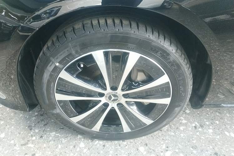 Used Mercedes-Benz E-Class New Energy 2022 Second Facelift E 350 e L Plug-in Hybrid Sedan Exterior 4