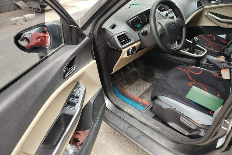 Used Ford Escort 2015 1.5L Manual Comfort Model
