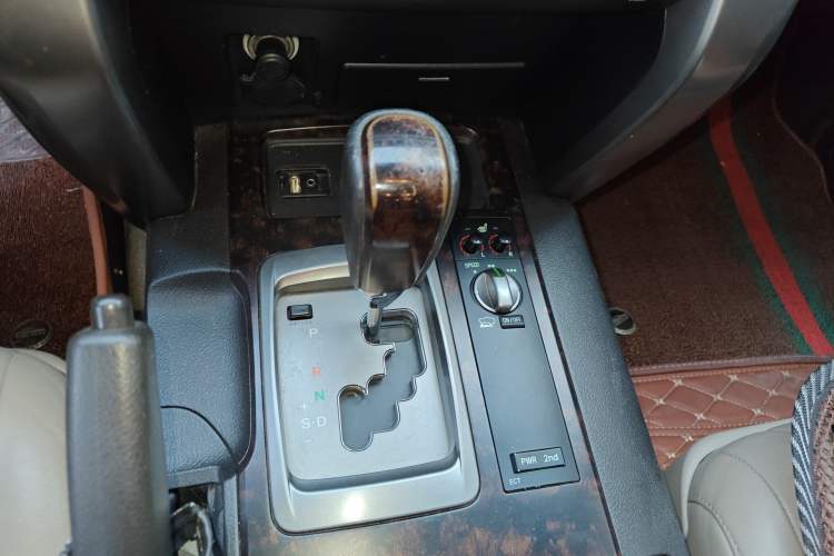 Used Toyota Land Cruiser 2007 4.7L Automatic VX-R Gear Lever