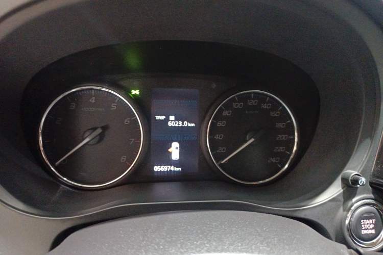 Used Mitsubishi Outlander 2019 2.0L Two-Wheel Drive Comfort Edition 7-Seater China VI Standard