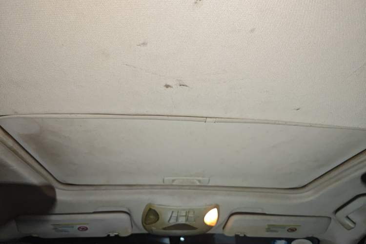 Used GAC Trumpchi GS5 2013 2.0L Manual Two-Wheel Drive Special Edition in Light Interior
