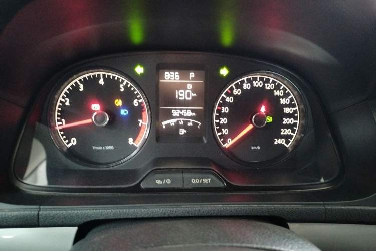 Used Volkswagen Lavida 2013 Revised Classic 1.6L Automatic Fashion Edition Instrument Cluster