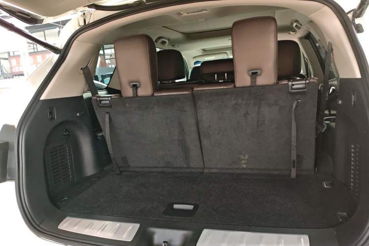 Used Infiniti QX60 2018 2.5 S/C Hybrid Two-Wheel-Drive Excellence Edition China VI Standard Trunk