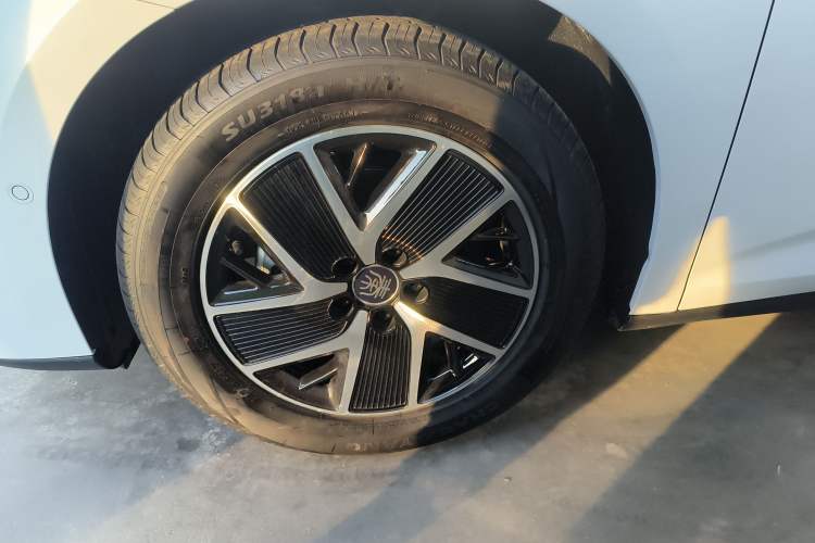 Used BYD Qin L 2025 DM-i Smart Drive 120KM Superior Model