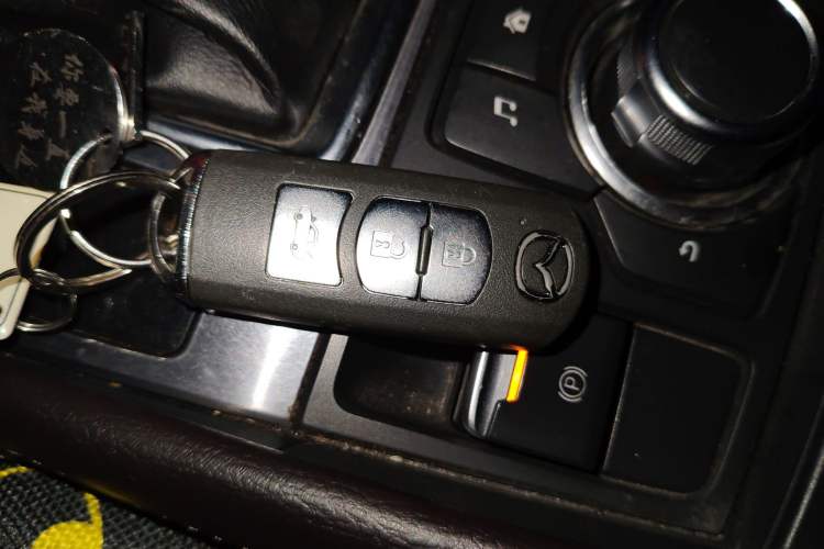 Used Mazda Atenza 2017 2.0L Blue Sky Luxury Edition
