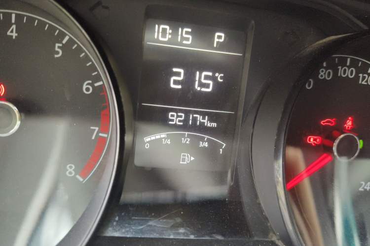 Used Volkswagen Lavida 2017 1.6L Automatic Fashion Edition Odometer Close Up