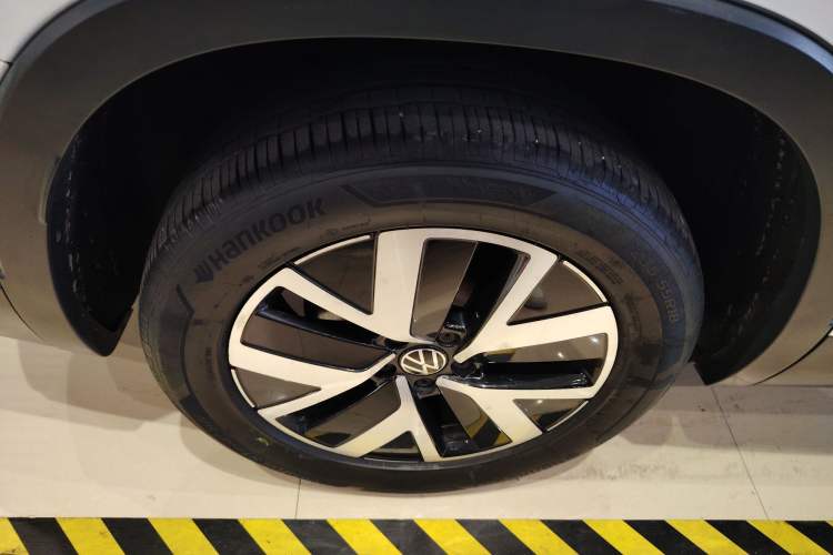 Used Volkswagen Tayron 2023 300TSI Two-Wheel-Drive Luxury Plus Advanced Edition
