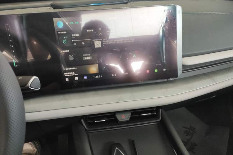 Used CHANGAN UNI-T 2023 Second-Generation 1.5T Prestige Model Audio And AC Panel