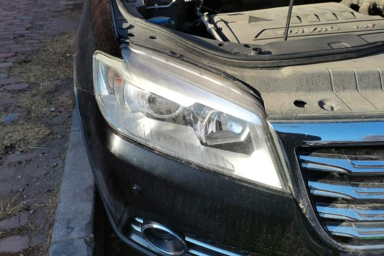 Used Haval H6 2015 Revised Version Sport Edition 1.5T Manual Transmission Two-Wheel Drive Elite Grade
