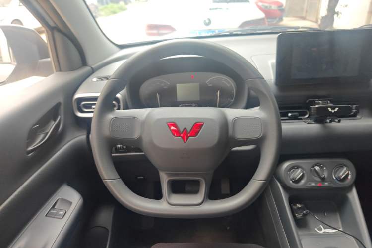 Used Wuling Hongguang New Energy 2024 All-Electric Model 300KM Standard Version