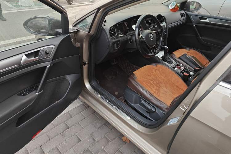 Used Volkswagen Golf 2017 230TSI Automatic Comfort Edition – Celebrating Milestone of One Million Units
