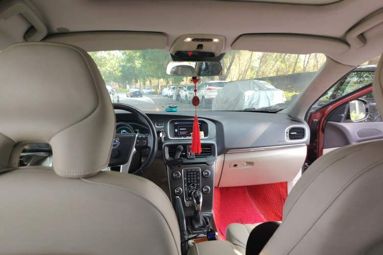 Used Volvo V40 2013 2.0T Zhiya Edition Headliner