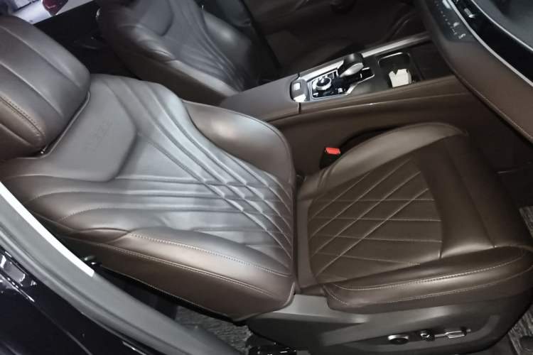 Used Chery Tiggo 8 PRO 2024 Champion Edition 390T Two-Wheel Drive Peak Version 5 Seats Right Front Seat