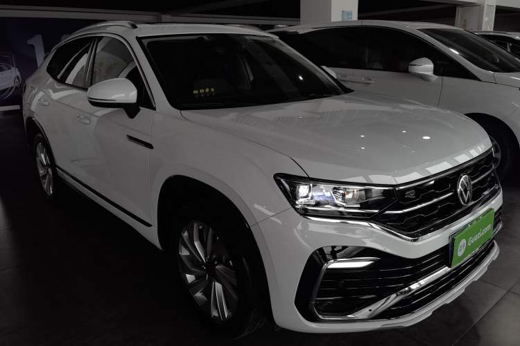 Used Volkswagen Tayron X 2020 330TSI Two-Wheel Drive Luxury Smart Connectivity Version Front Right 45 Deg