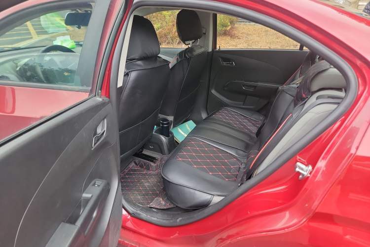 Used Chevrolet Aveo Sonic 2011 Sedan 1.4L Manual Transmission SE