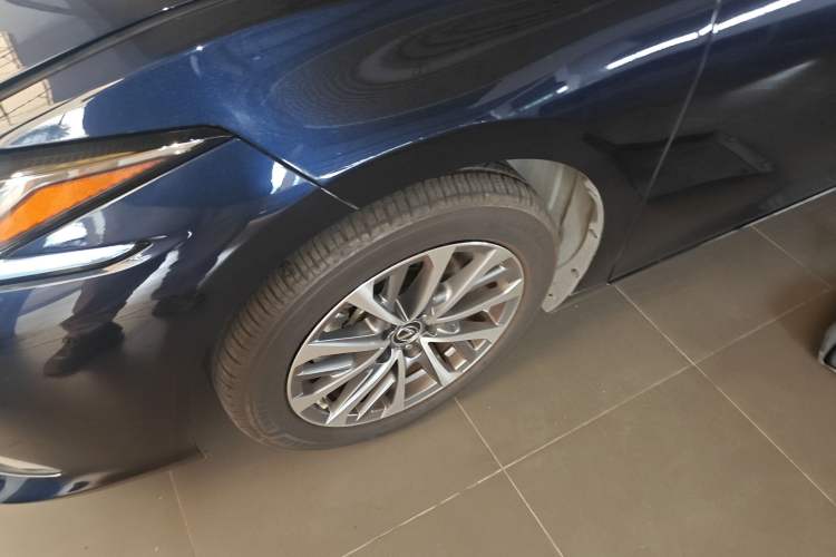 Used Lexus ES 2022 200 Excellence Edition