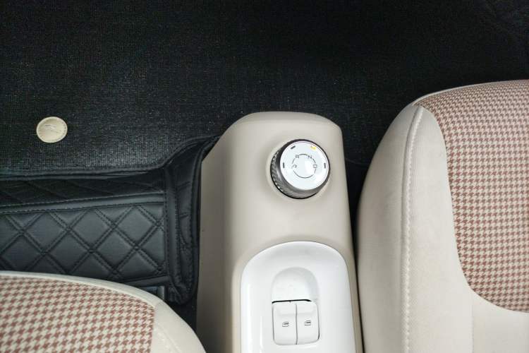 Used Wuling Hongguang MINIEV 2024 3rd Generation 215km Youth Edition Gear Lever