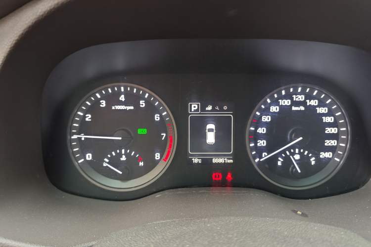 Used Hyundai Tucson 2015 1.6T Dual-Clutch Two-Wheel-Drive Smart Model Instrument Cluster