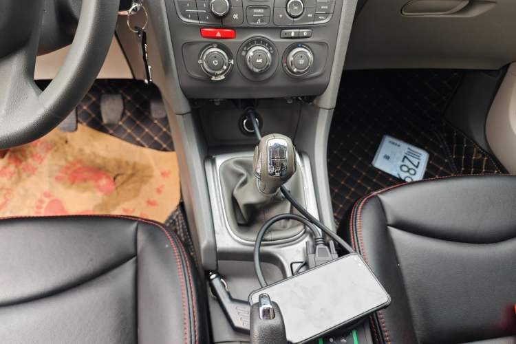 Used Citroen C4L 2015 1.8L Manual Leading Edition Gear Lever