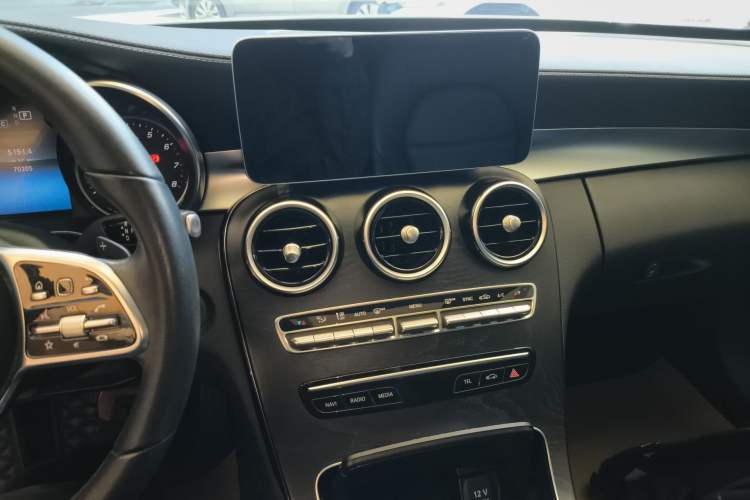Used Mercedes-Benz C-Class 2019 C 180 L Fashion Edition Sport Version Audio And AC Panel