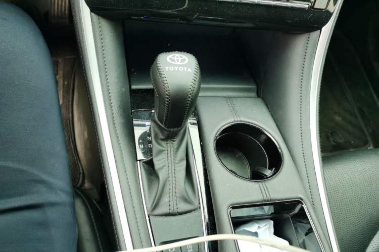 Used Toyota Avalon 2022 2.0L Luxury Edition Gear Lever