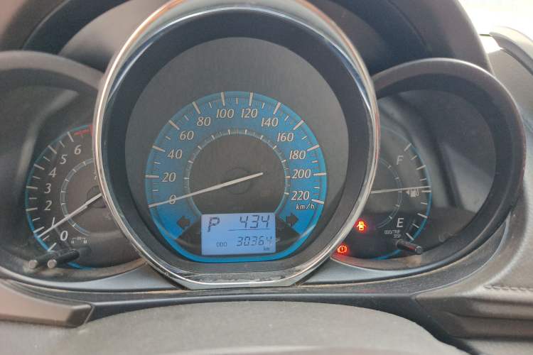 Used Toyota YARiS L Zhi Xuan 2015 1.5E Automatic Charm Edition Instrument Cluster