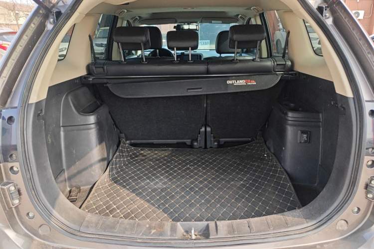 Used Mitsubishi Outlander 2019 2.0L Two-Wheel Drive Comfort Edition 5 Seats China V Standard
