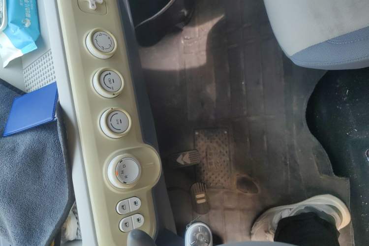 Used Bestune Pony 2024 170km Range Energizing Horse Audio And AC Panel