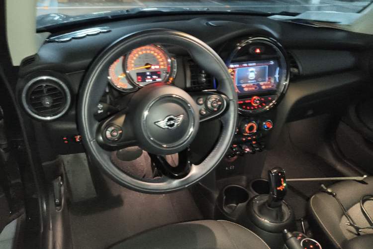 Used MINI MINI 2018 1.5T ONE PLUS