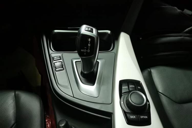 Used BMW 3 Series GT 2013 320i Leading Model