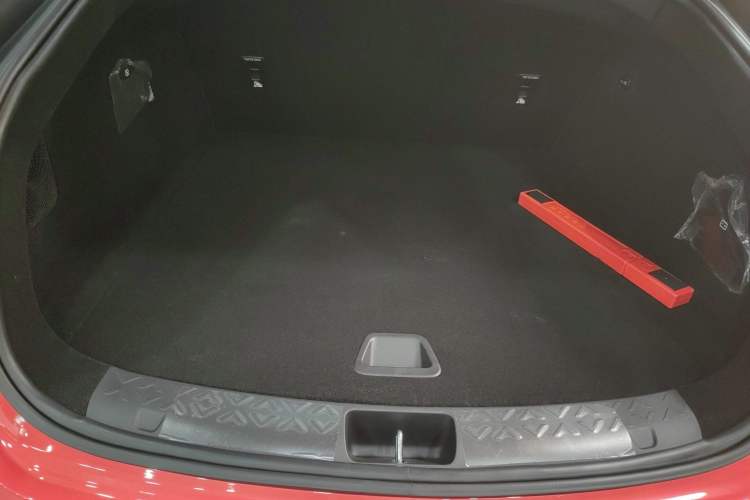 Used Avatr 06 2025 Pro Range-Extended Edition Trunk