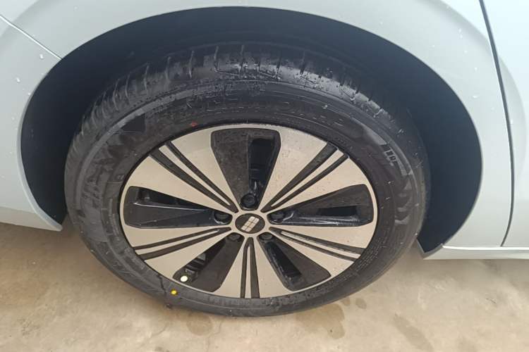Used Geely Galaxy A7 2025 Model EM-i 150km Prestige Edition
