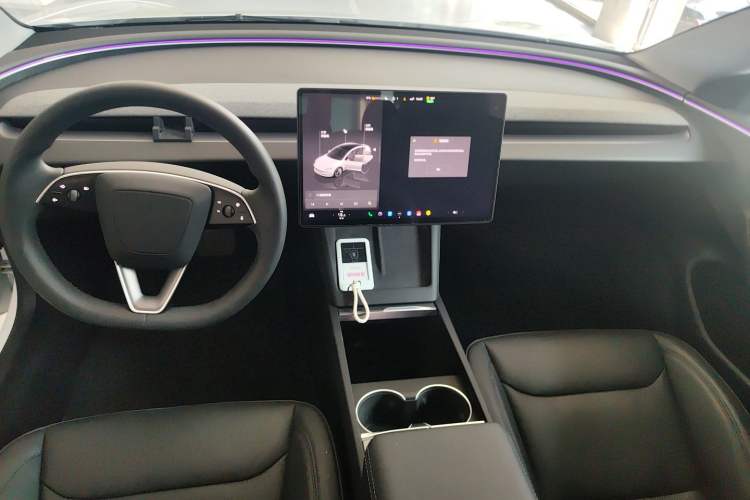 Used Tesla Model 3 2023 Long-Range All-Wheel-Drive Version Center Console