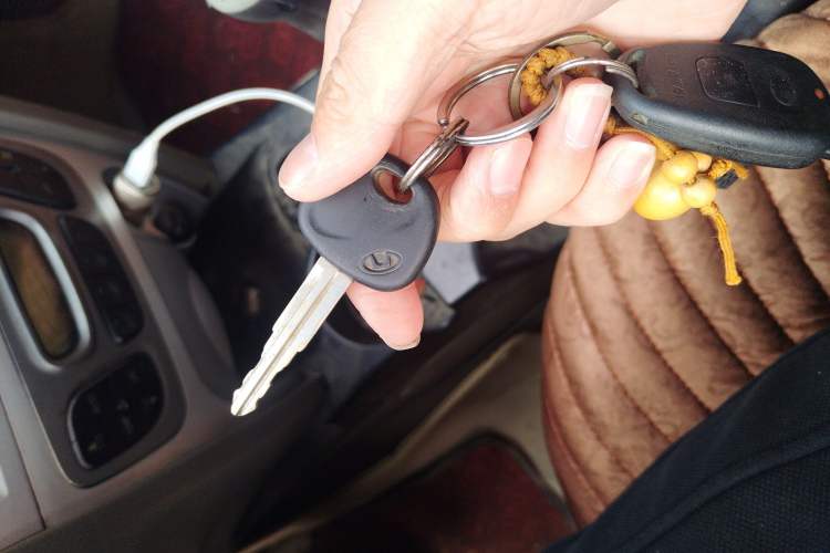 Used Huatai Santa Fe Classic 2012 2.0L Gasoline Manual Two-Wheel Drive Navigation Edition Vehicle Key