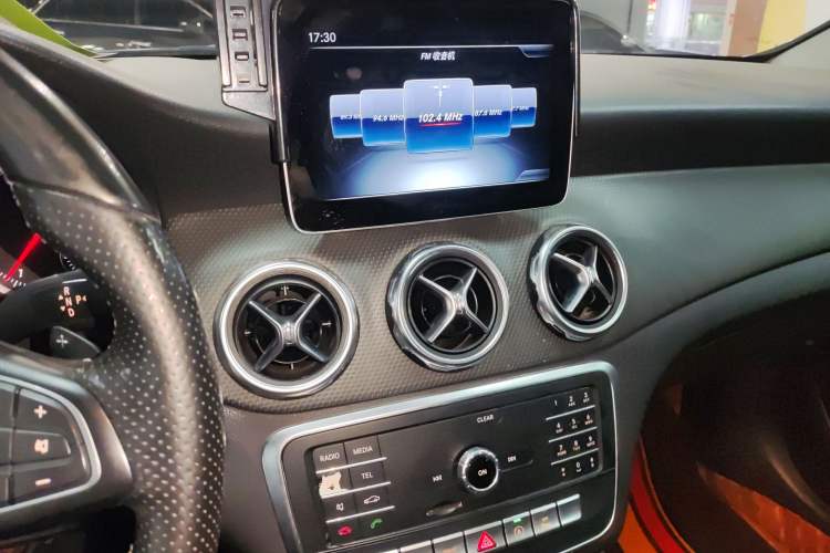 Used Mercedes-Benz GLA 2018 GLA 200 Sport Edition Audio And AC Panel