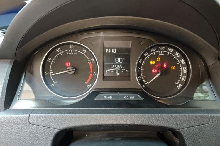 Used Skoda Rapid Spaceback 2016 Revised Version 1.4L Manual Front-Drive Edition