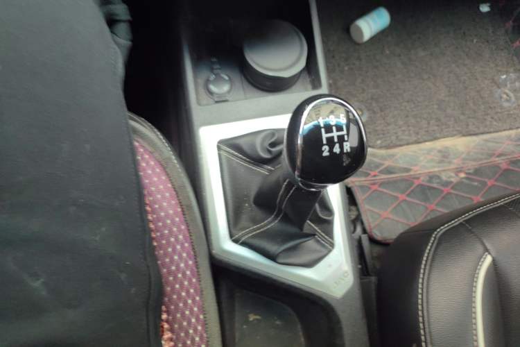 Used JAC Group Refine S2 2015 1.5L Manual Luxury Smart Model Gear Lever