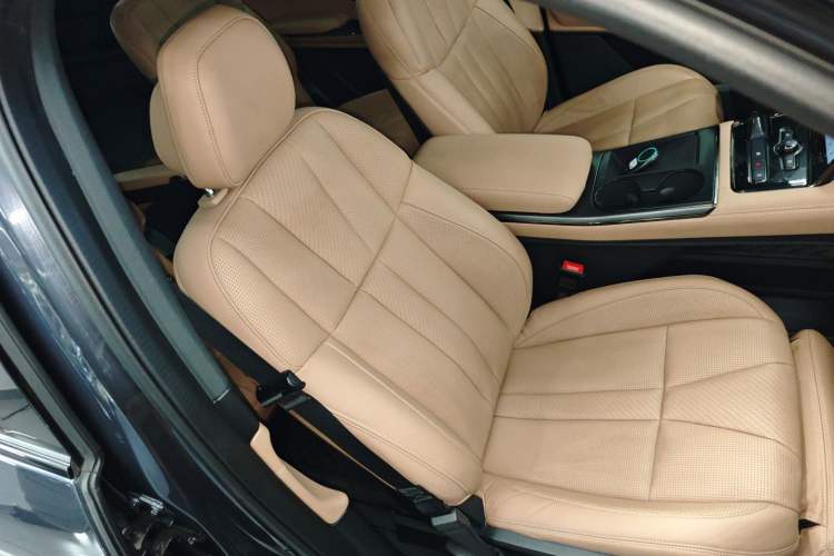 Used Nio ES8 2020 415 km Range 6-Seater Version Right Front Seat