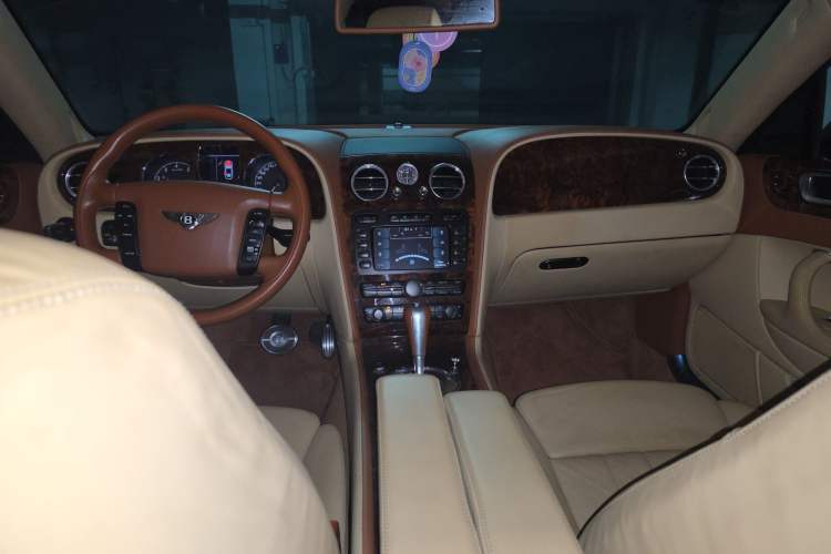 Used Bentley Flying Spur 2010 6.0T Five-Seat Version
