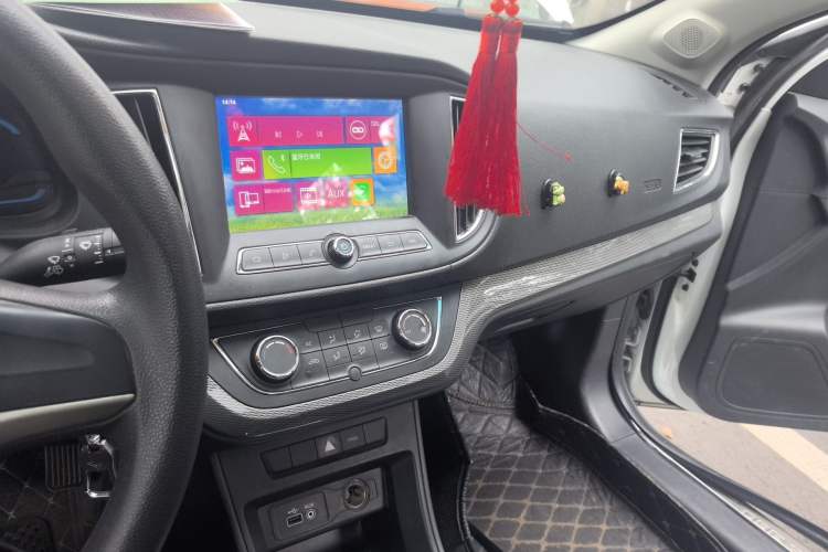 Used Roewe 360 2016 1.5L Automatic Smart Screen Version
