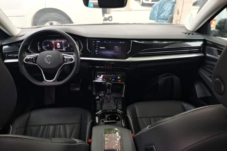 Used Volkswagen Passat 2022 330TSI Starry Luxury Edition Center Console