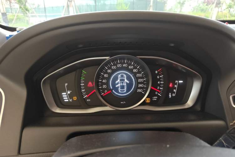 Used Volvo XC60 2015 T5 Smart Edition Instrument Cluster