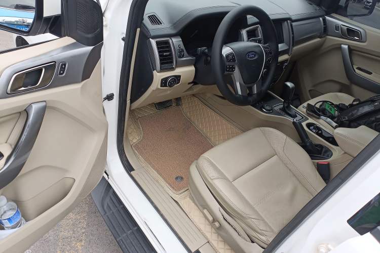 Used Ford Everest 2017 2.0T Gasoline Automatic 4x4 Luxury Edition 7 Seats