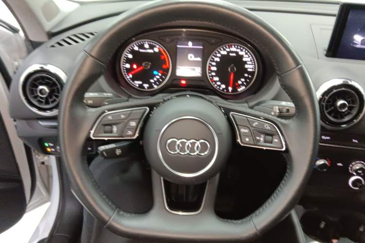 Used Audi A3 2020 Limousine 35 TFSI Fashion Edition China VI Emission Standard